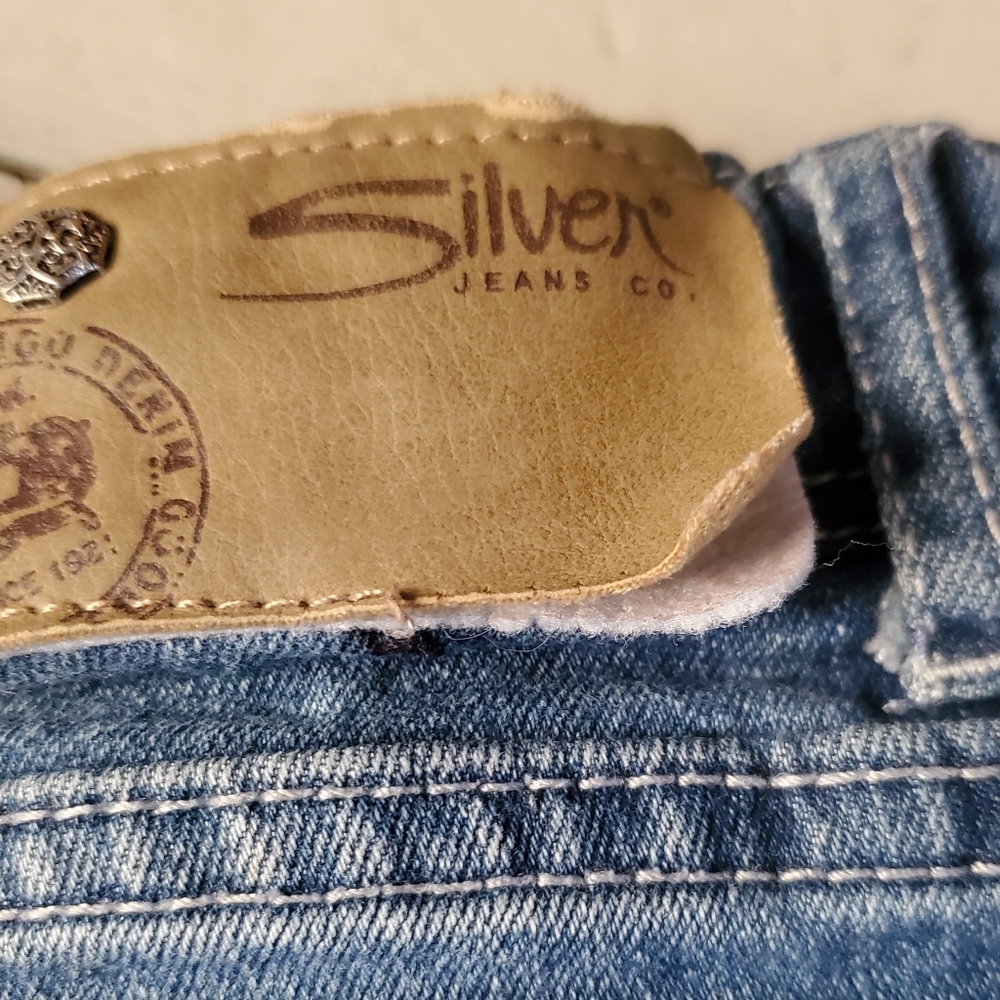 Girls silver shorts - Picture 5 of 5